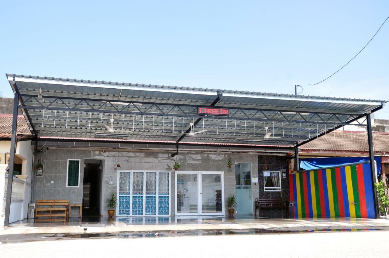 Teruntum 96 Guest house Kuantan Extérieur photo